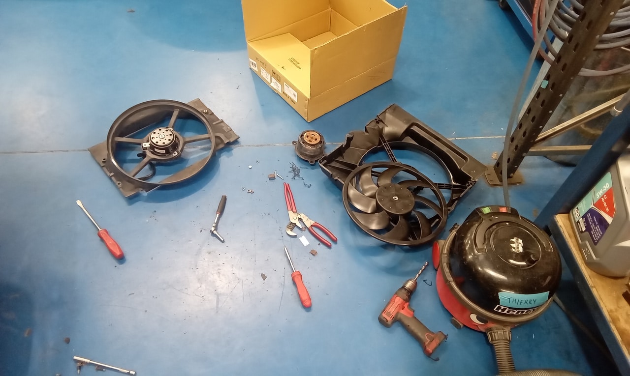 07082024 1998 BMW M3 Evo air con fan 10 1