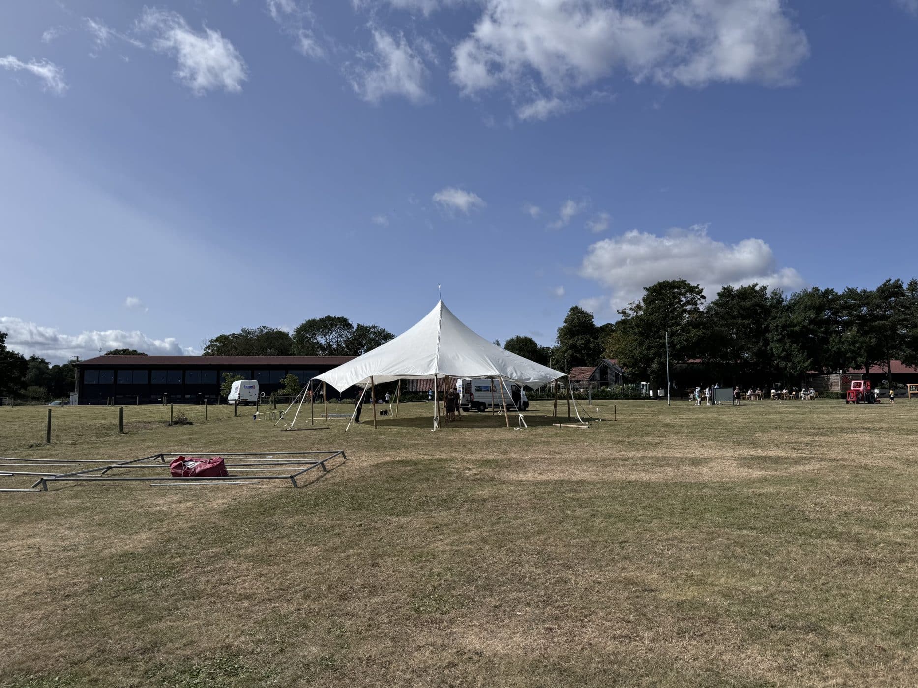 230824 Classic and Sports Cars By The Bridge Set Up 7 1