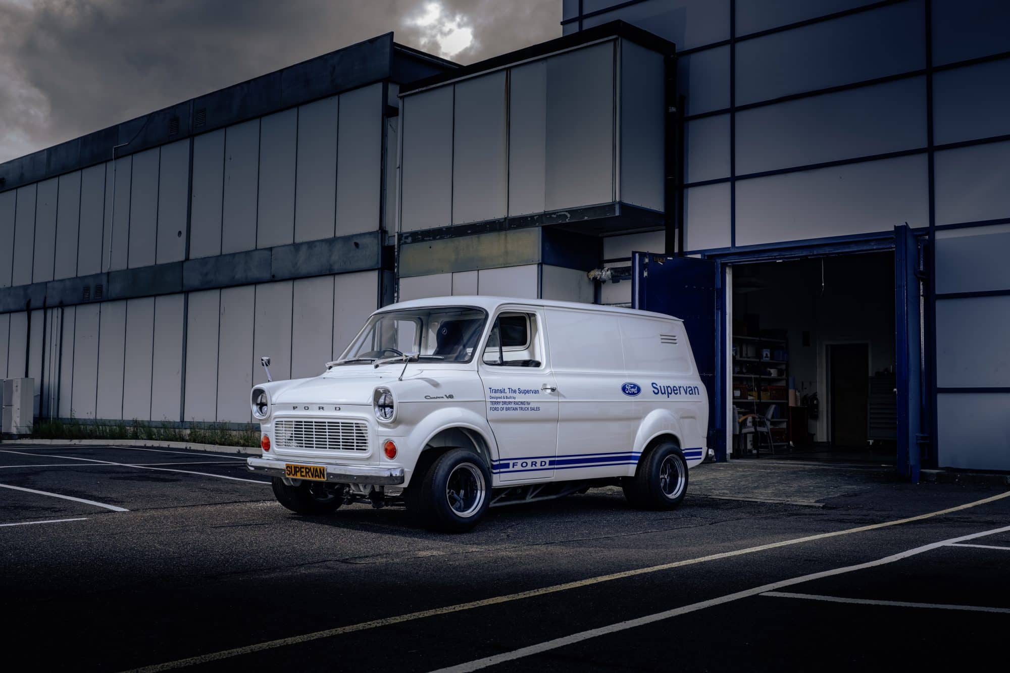 Supervan1 004 1