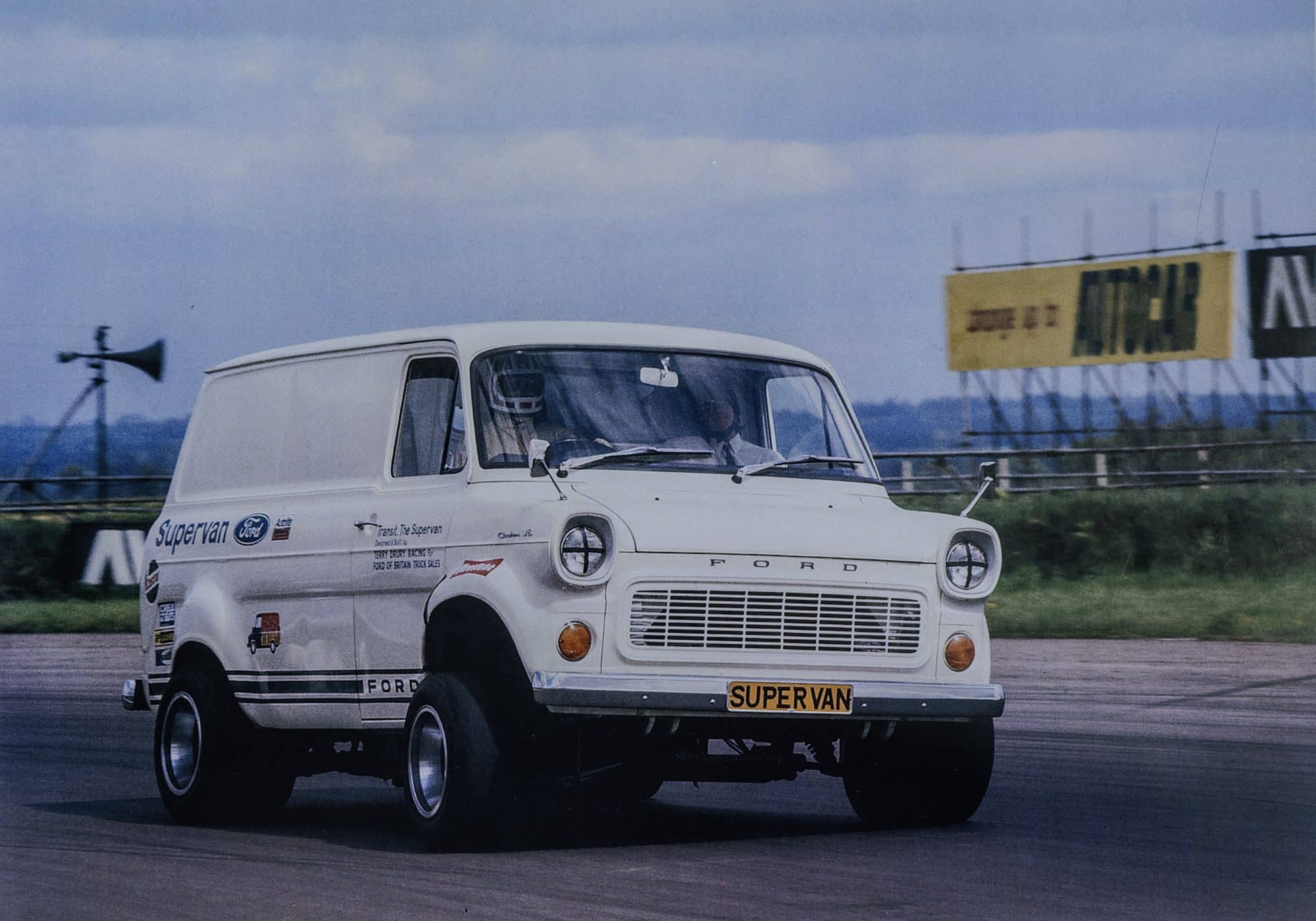Supervan1 041 1