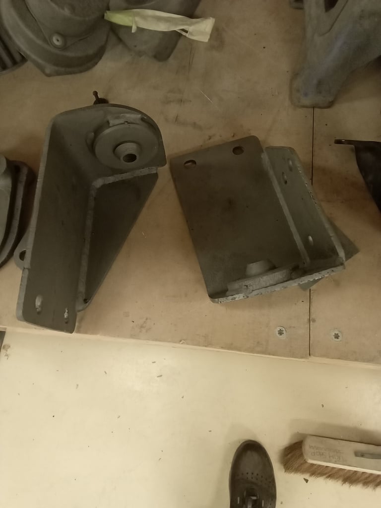 09092024 1956 Jensen 541R paint bits 4 1