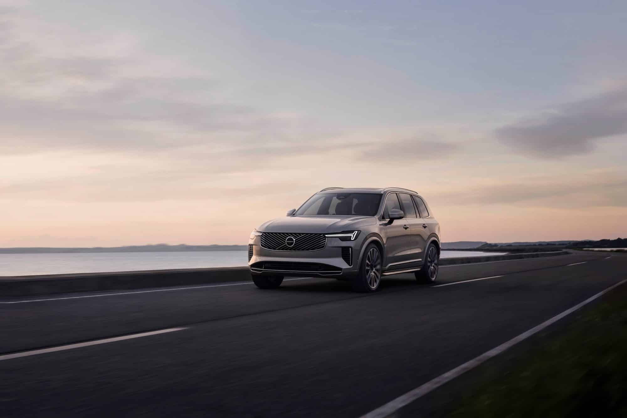 331887 New Volvo XC90 exterior 1