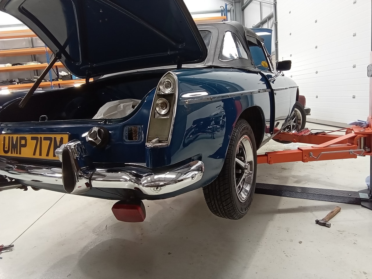 07102024 1973 MGB Roadster strip down 24 1