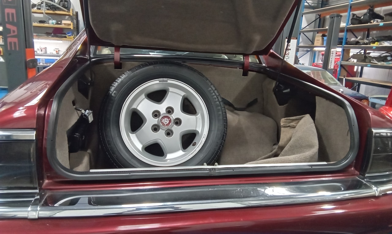 09102024 1994 Jaguar XJS inspection and repairs 17 1