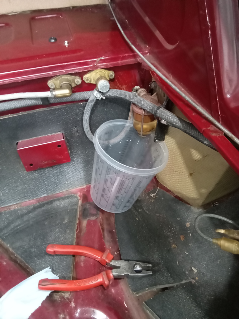 14102024 1973 Jaguar E Type fuel filter 3