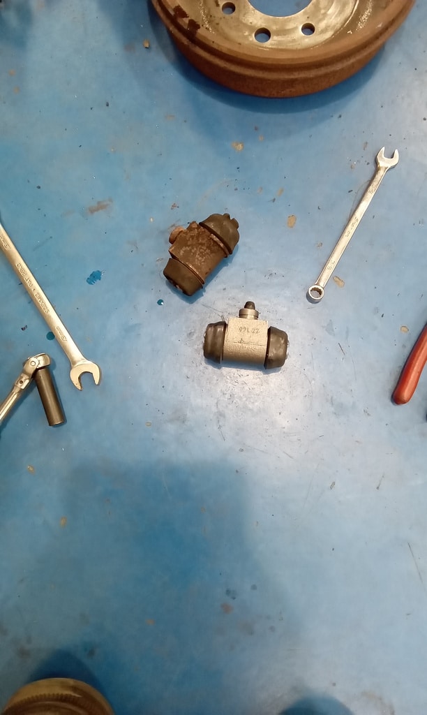1977 Triumph 2500TC Brakes 13 1