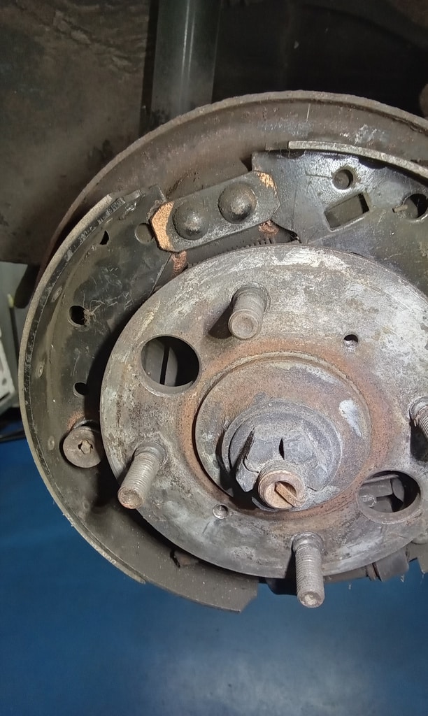 1977 Triumph 2500TC Brakes 16 1