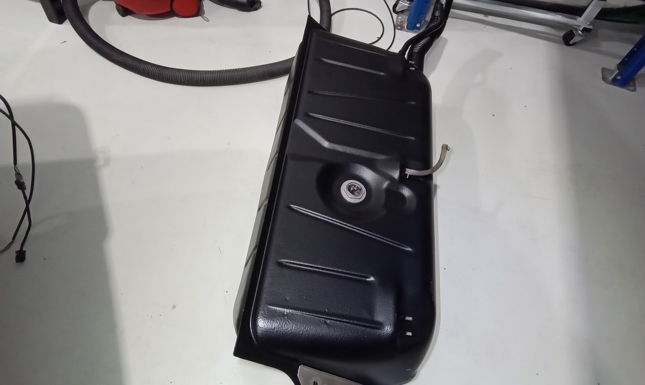 1987 Mercedes 500 SL Boot Area 12 1