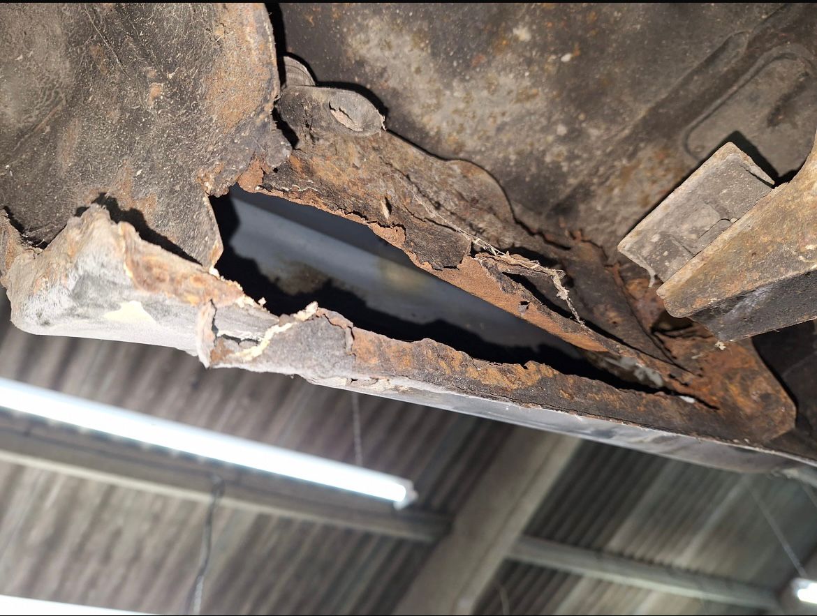 1994 Toyota Land Cruiser rust repairs 21 1
