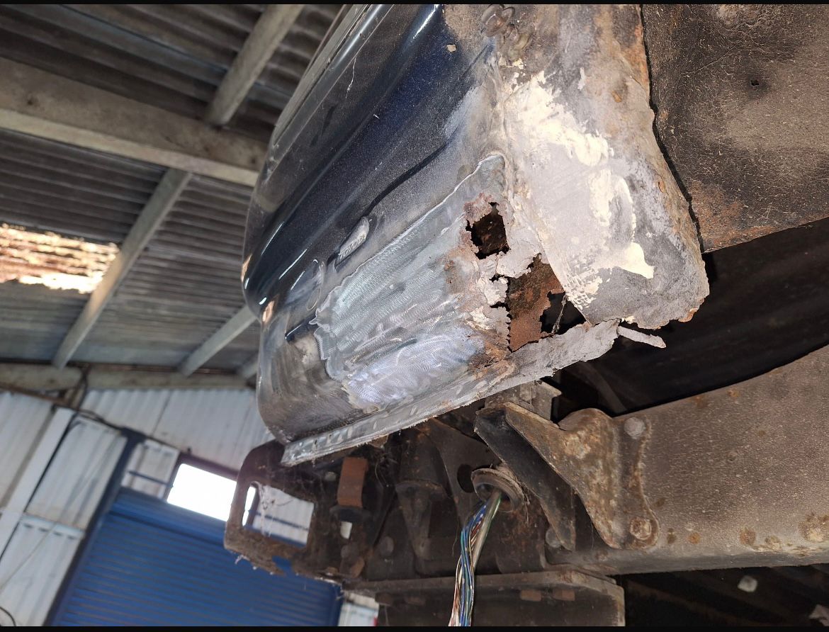 1994 Toyota Land Cruiser rust repairs 22 1