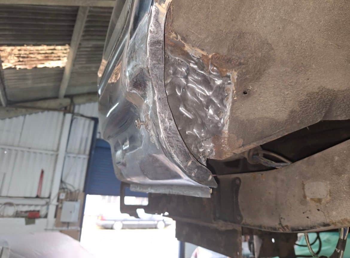 1994 Toyota Land Cruiser rust repairs 34 1