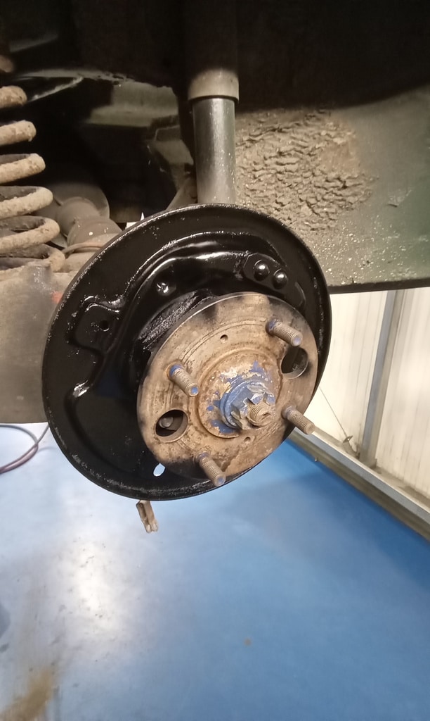 28102024 1977 Triumph 2500TC brakes 3 1