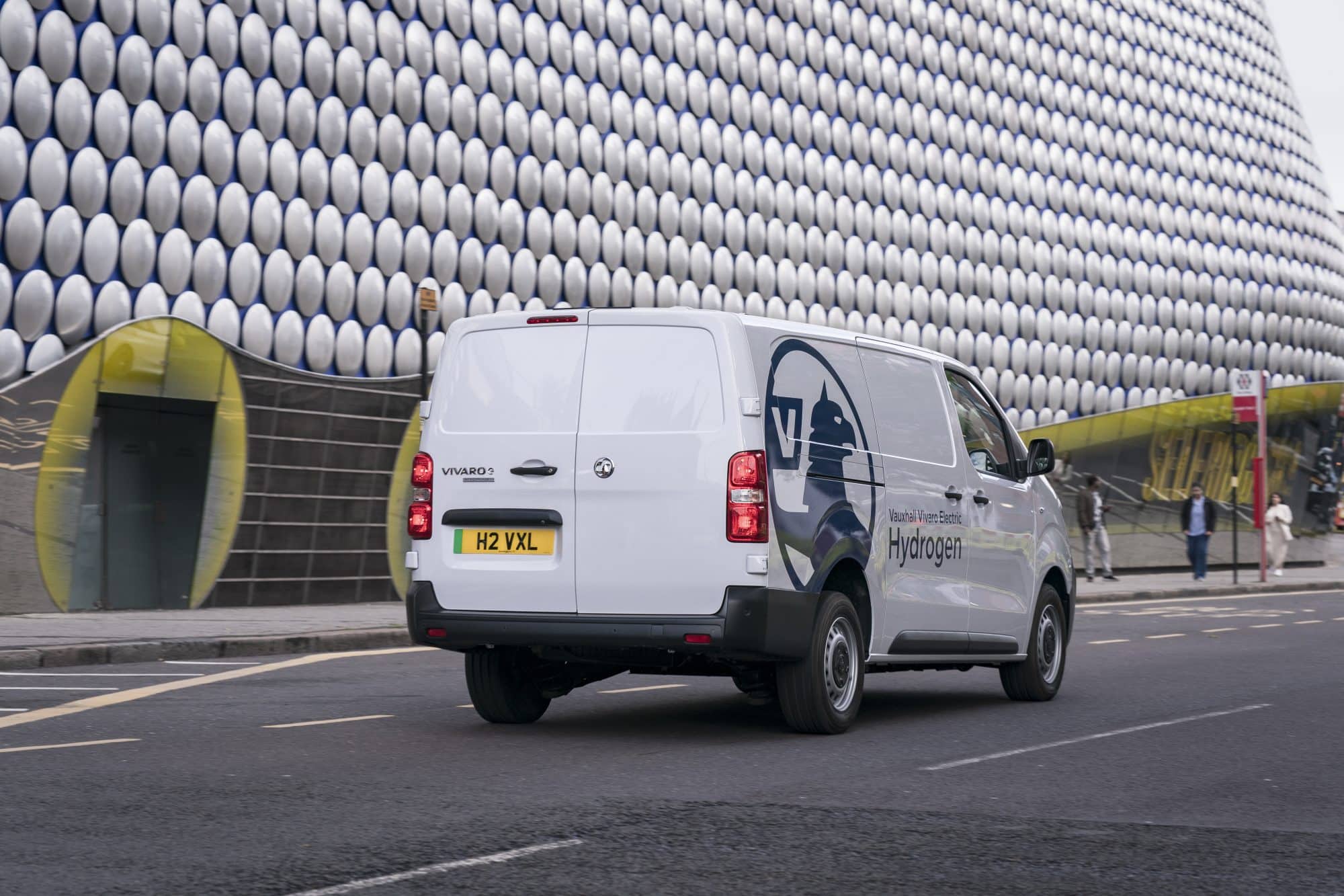 VAUXHALLBEGINSUKCUSTOMERTRIALSOFHYDROGENVANS 2 1