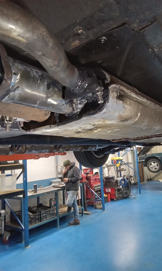 201124 1979 Ferrari 400 Exhaust Resealed