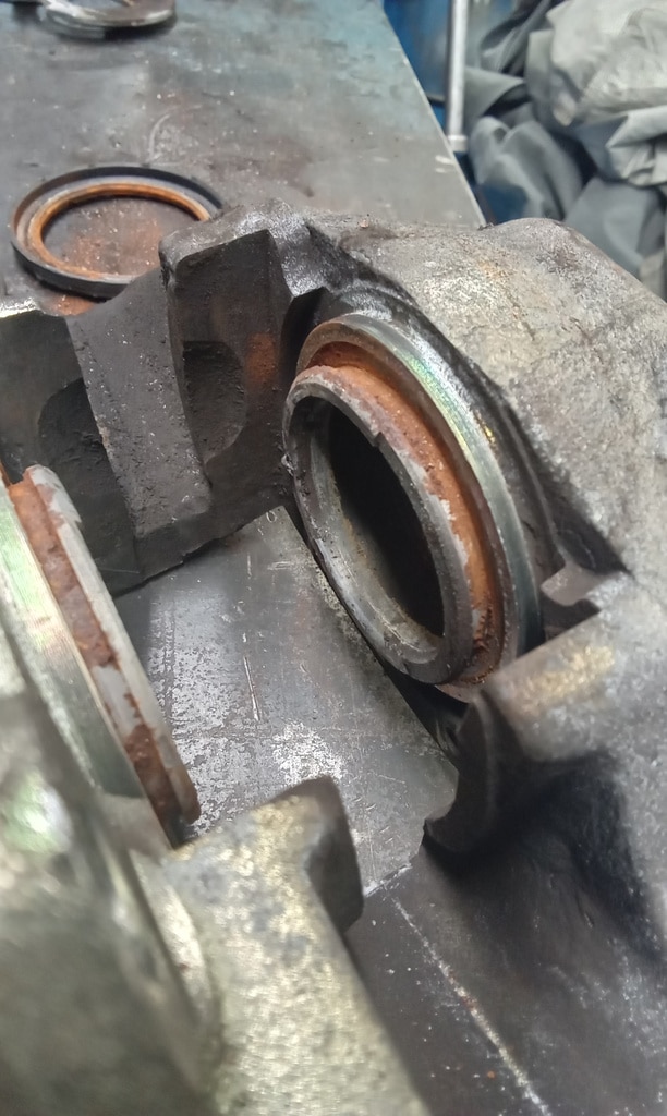 28112024 1967 Mercedes 250SL brakes 5 1