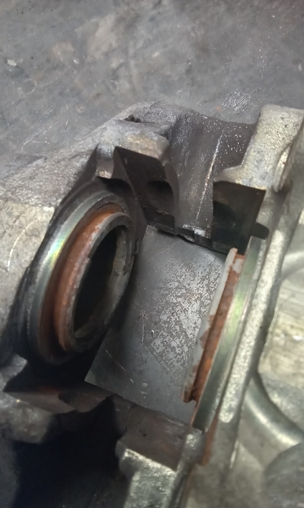 28112024 1967 Mercedes 250SL brakes 7 1