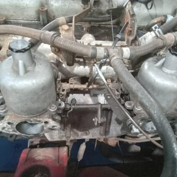 041224 1968 mgc roadster manifold removal (4)