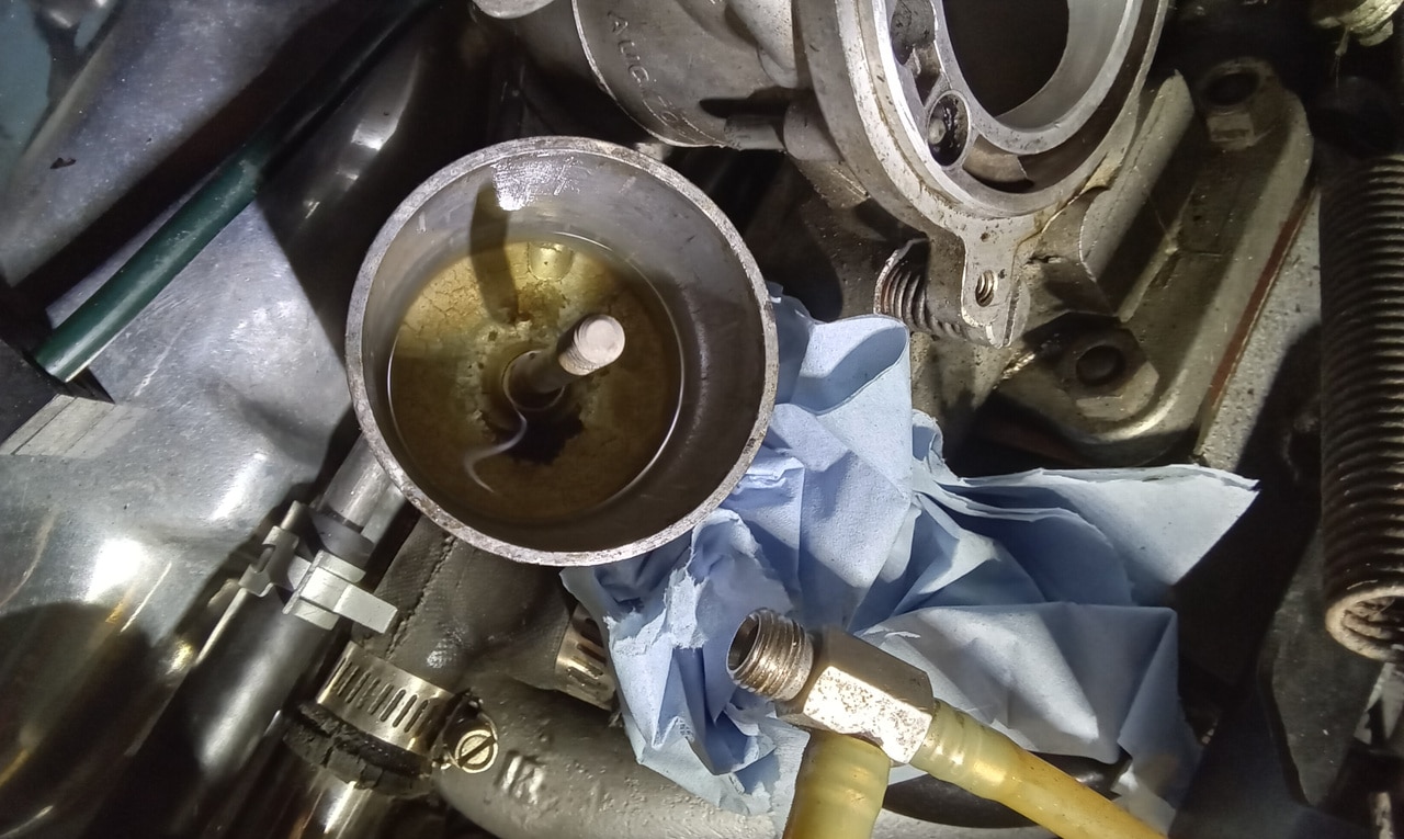 121224 1969 daimler 250v8 running issue (2)