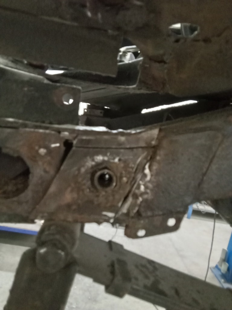 171224 1963 rover p4 rear chassis repairs (8)
