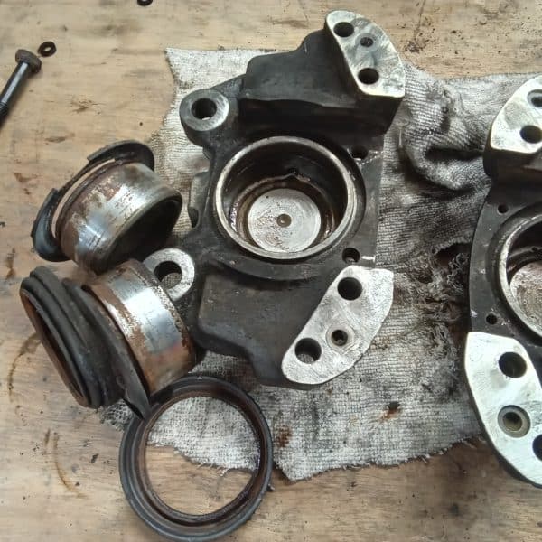 18122024 1964 mercedes 230sl brakes and welding (5)