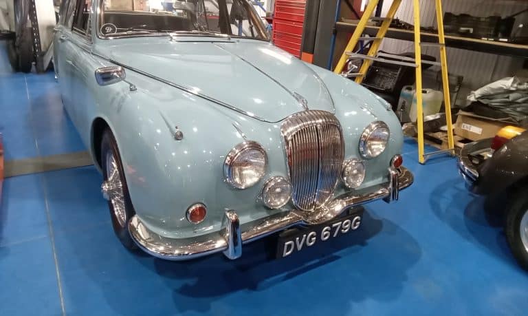 1969 daimler 250 v8 appraisal and repairs 29