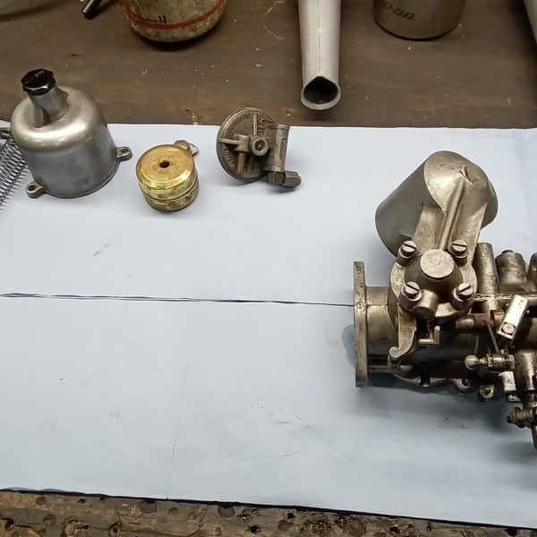 1969 daimler 250 v8 carb strip down 10