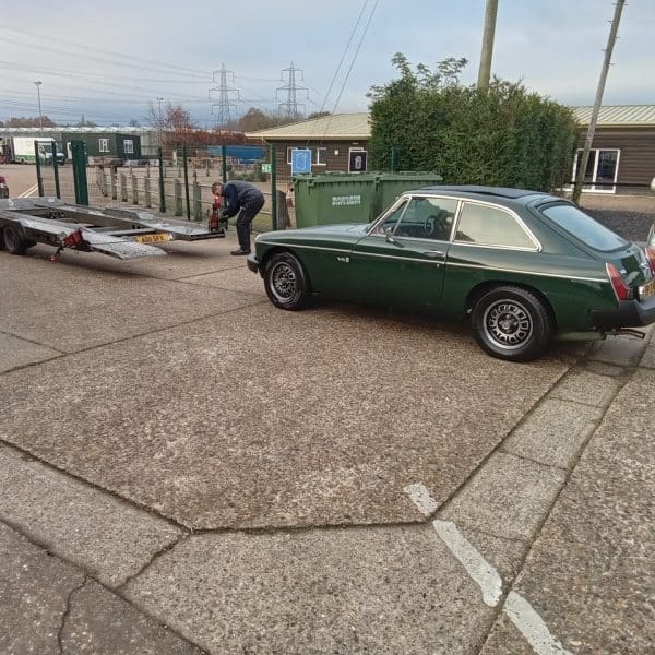 mg b gt v8 arriving 02