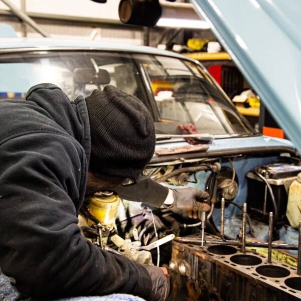 Thorough Clean - Further Cleaning of the Engine of the 1971 Jaguar XJ6