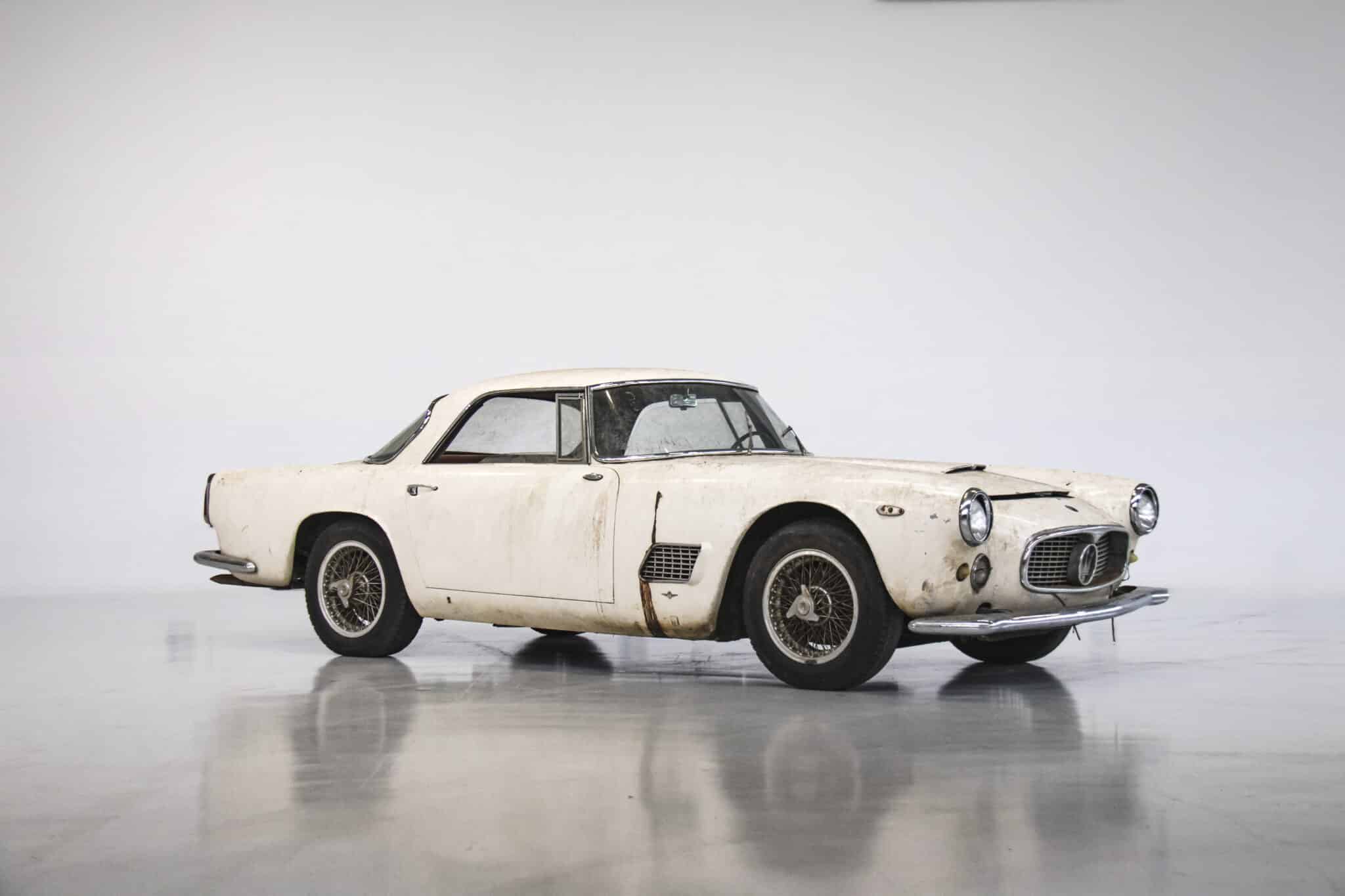 1961 maserati 3500gt 4 barnfind interior 04