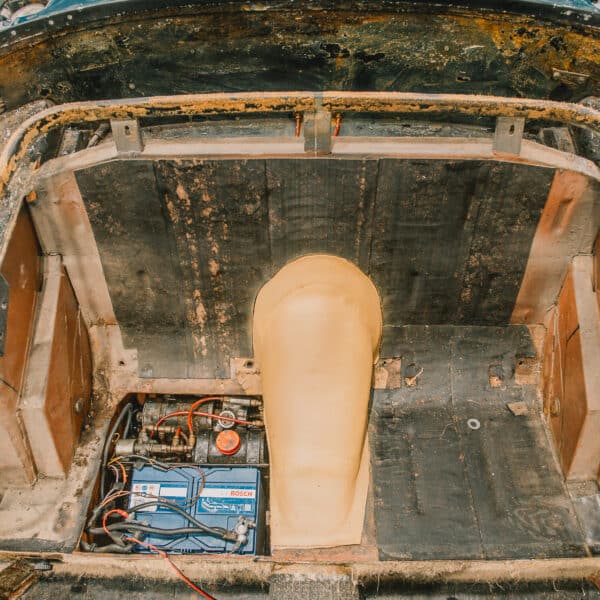 1969 aston martin db6 volante interior teardown 28