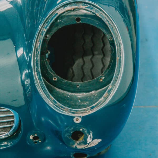 1969 aston martin db6 volante interior teardown 53