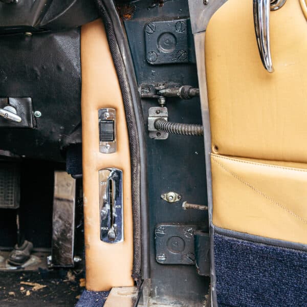1969 aston martin db6 volante reference photos 85