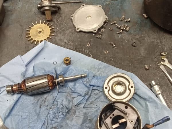 21012025 1967 Mercedes 250SL fuel pump part 2 1