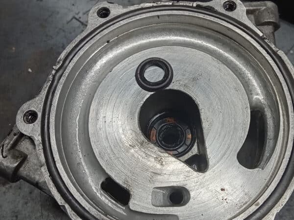 21012025 1967 Mercedes 250SL fuel pump part 2 4