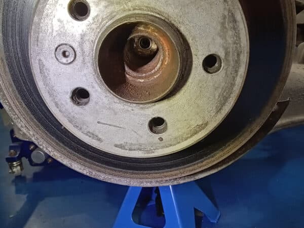 21012025 1987 Mercedes 500SL rear axle 18
