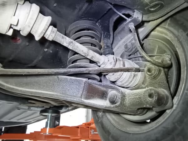 21012025 1987 Mercedes 500SL rear axle 2