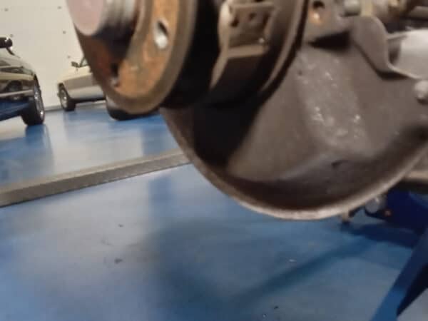 21012025 1987 Mercedes 500SL rear axle 20