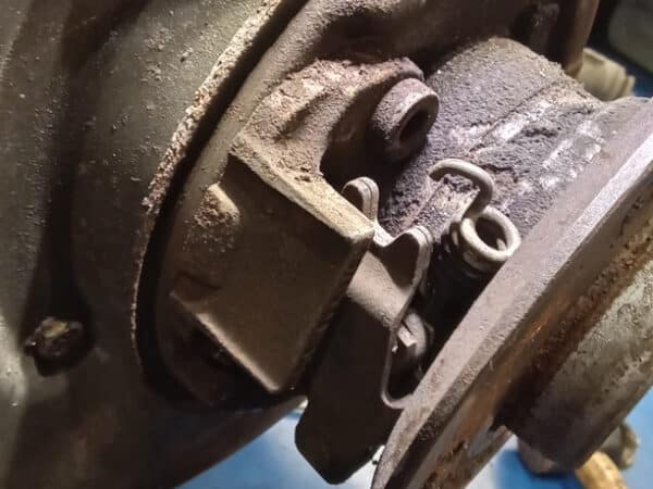 21012025 1987 Mercedes 500SL rear axle 24