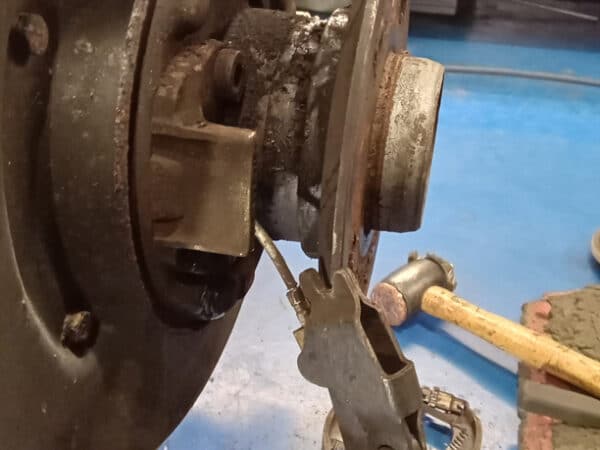 21012025 1987 Mercedes 500SL rear axle 27