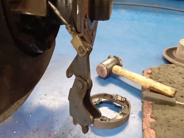 21012025 1987 Mercedes 500SL rear axle 28