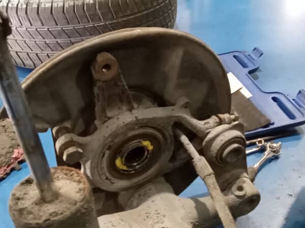 21012025 1987 Mercedes 500SL rear axle 33