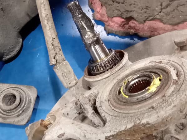 21012025 1987 Mercedes 500SL rear axle 36