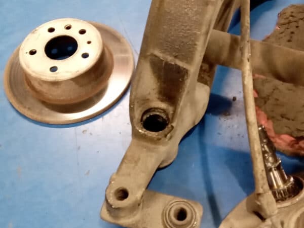 21012025 1987 Mercedes 500SL rear axle 37