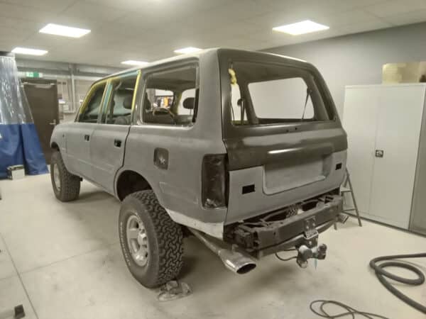 21012025 1994 Toyota Land Cruiser paint prep 13