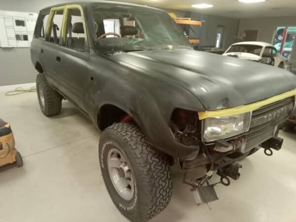 21012025 1994 Toyota Land Cruiser paint prep 15