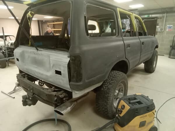 21012025 1994 Toyota Land Cruiser paint prep 16