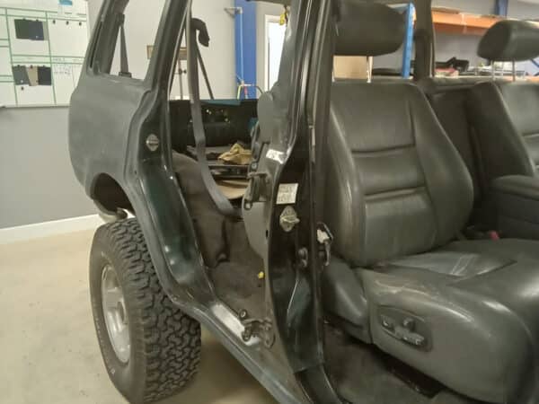 21012025 1994 Toyota Land Cruiser paint prep 19