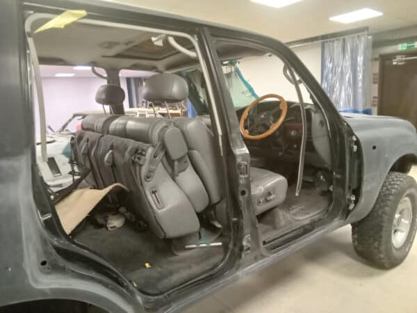 21012025 1994 Toyota Land Cruiser paint prep 20