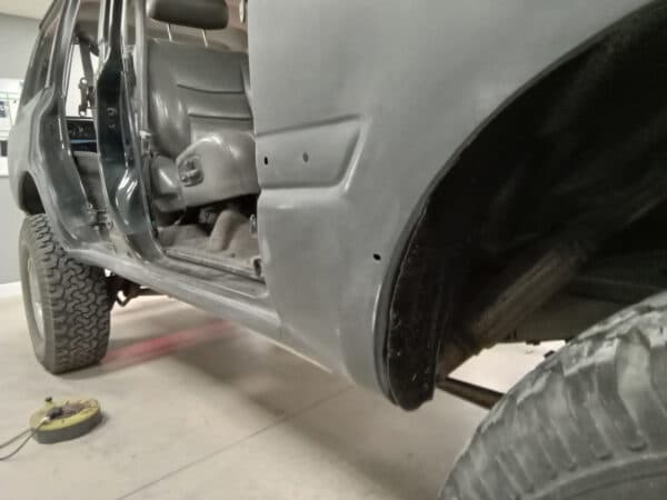 21012025 1994 Toyota Land Cruiser paint prep 23