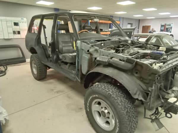 21012025 1994 Toyota Land Cruiser paint prep 29